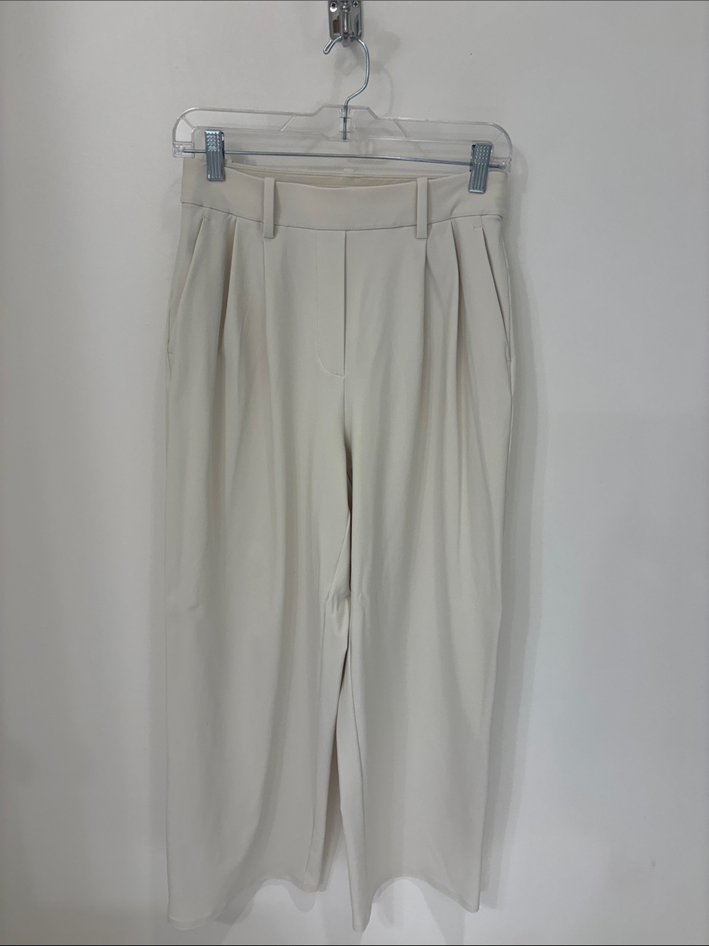 Lululemon size small/4 Classic High-Waist Pleated Wide-Leg Pants - Cream